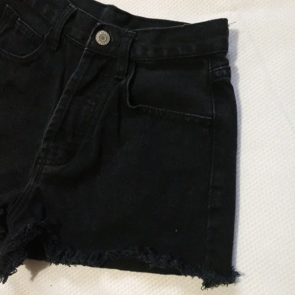 Women's XS 24" John Galt cut off high waisted black denim shorts, LIKE NEW! - Picture 3 of 7